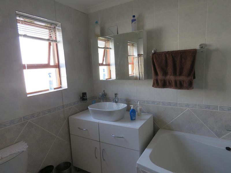 To Let 2 Bedroom Property for Rent in Bracken Heights Western Cape